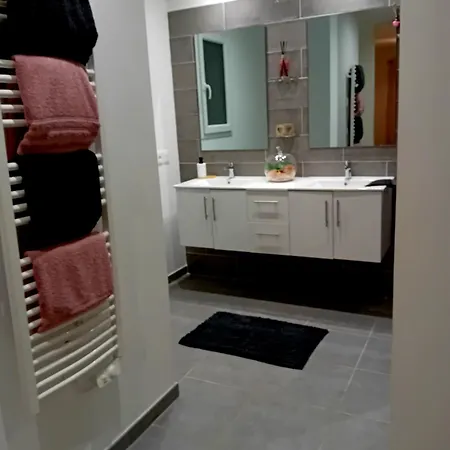 Homestay szállás Cosy Avec Piscine Halte Pro Ou Detente *
